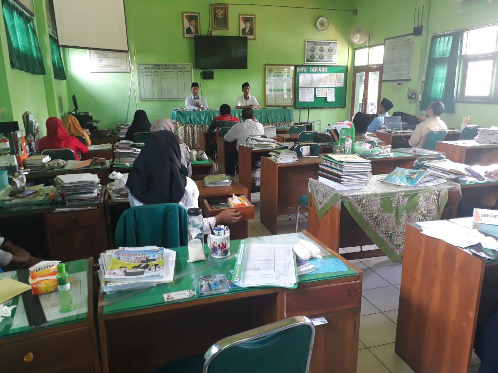 Rapat Dinas Pembinaan Kepala Sekolah SMK Wachid Hasjim Maduran, Lamongan