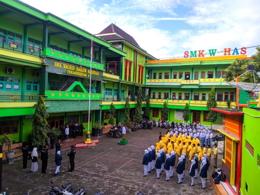 Kegiatan Kunjungan Industri SMK Wachid Hasjim Maduran TP. 2019/2020