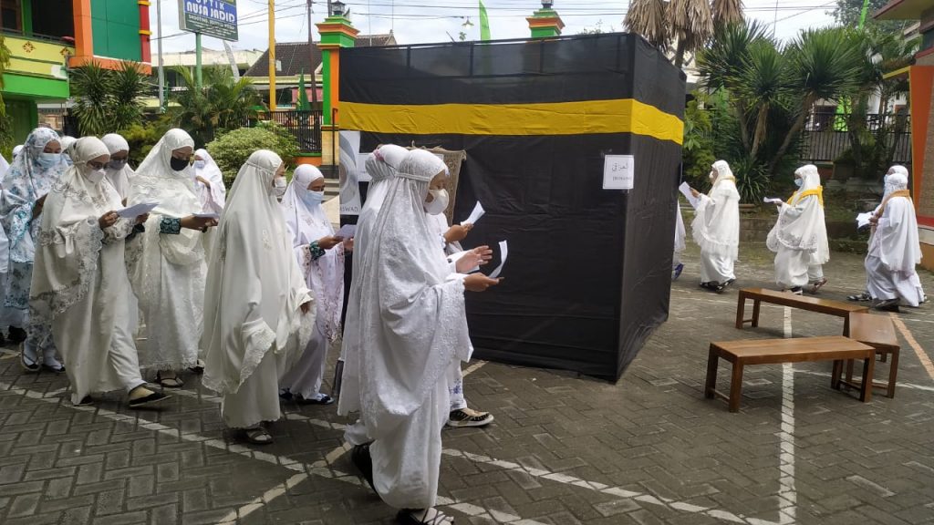 Kegiatan Ujian Sekolah Praktik Kelas XII: Manasik Umroh