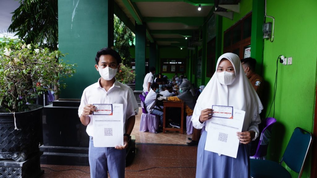 VAKSINASI DOSIS PERTAMA PESERTA DIDIK SMK WAHAS MADURAN