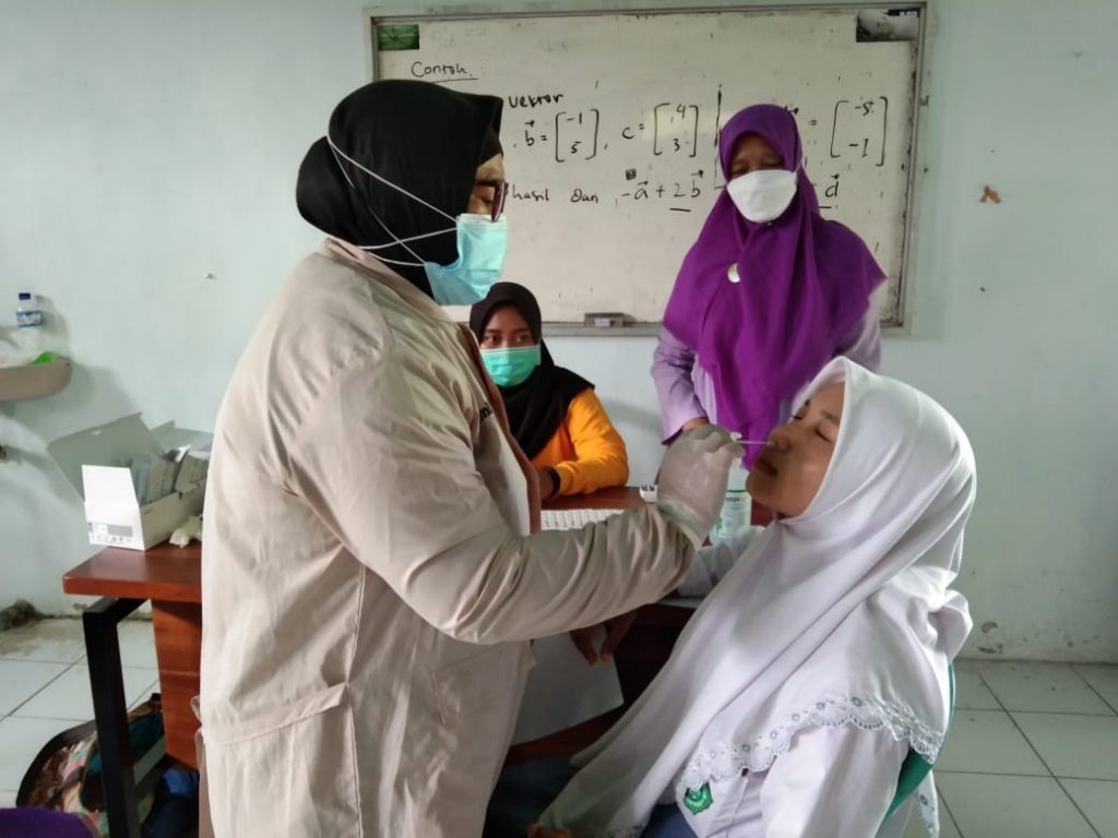 SWAB ANTIGEN PESERTA DIDIK SMK WAHAS MADURAN